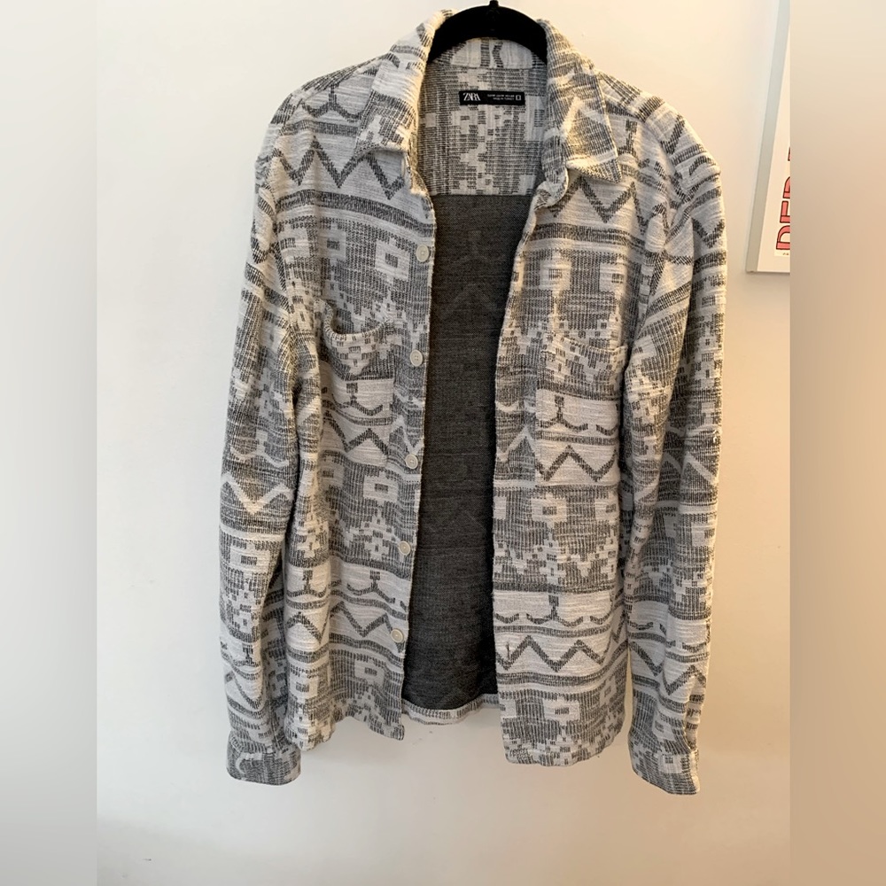 Zara men’s native print long sleeve medium